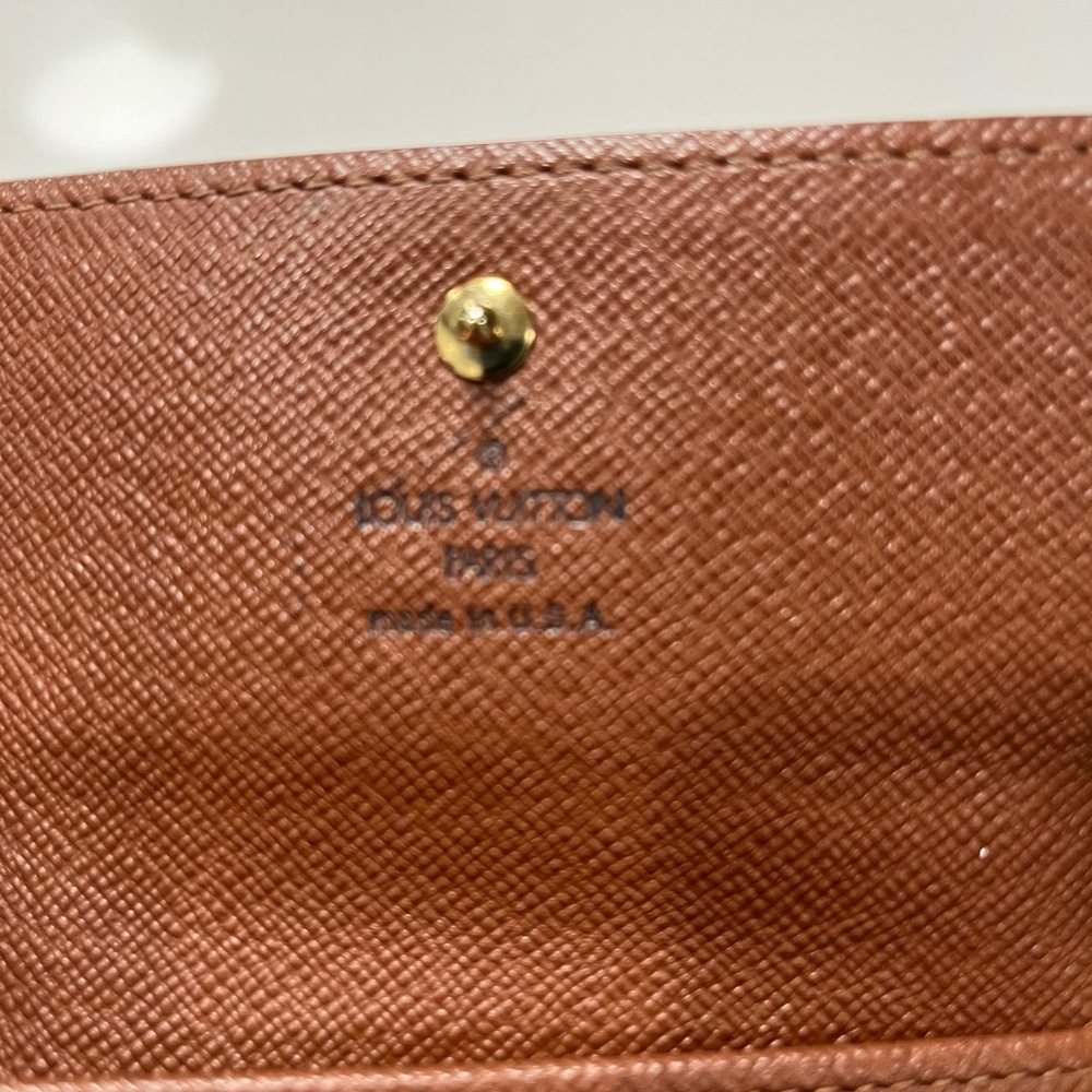 Authentic Louis Vuitton trifold wallet. Impeccable condition. - Picture 7 of 7